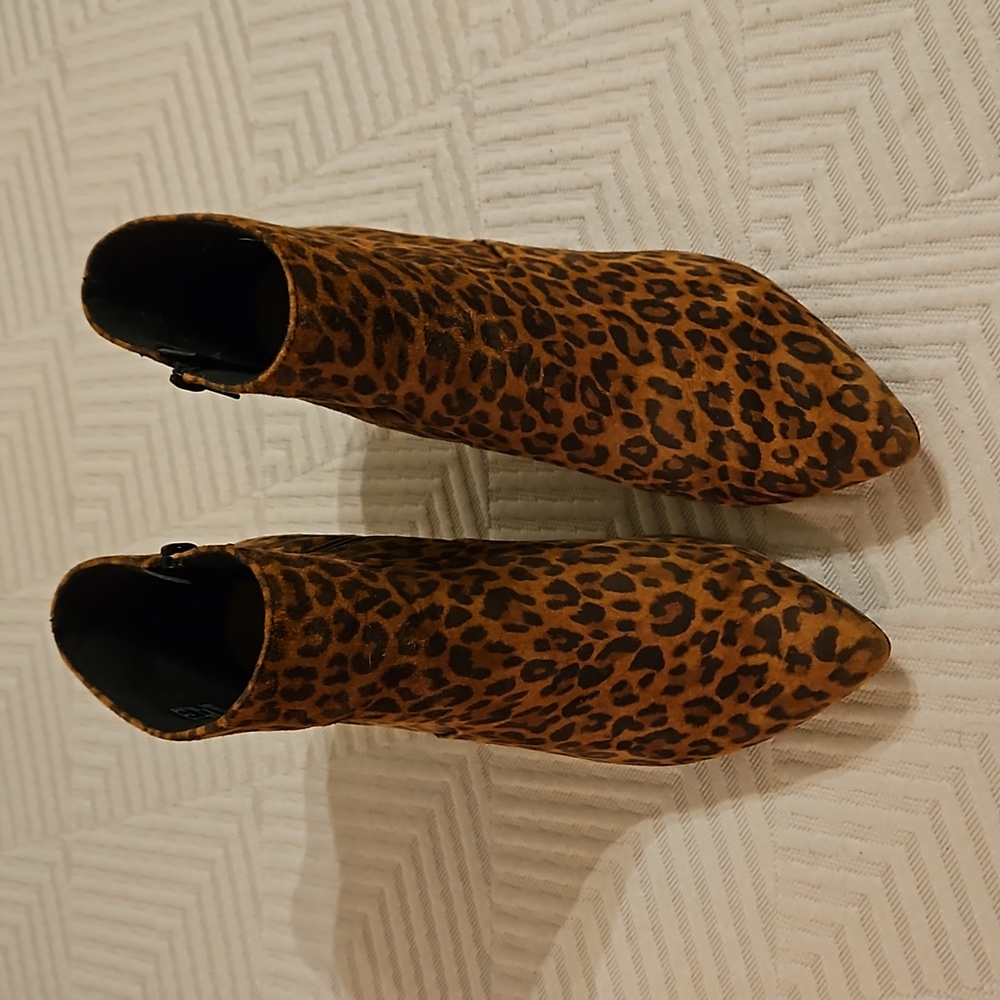 Clarks zipper bootie heels